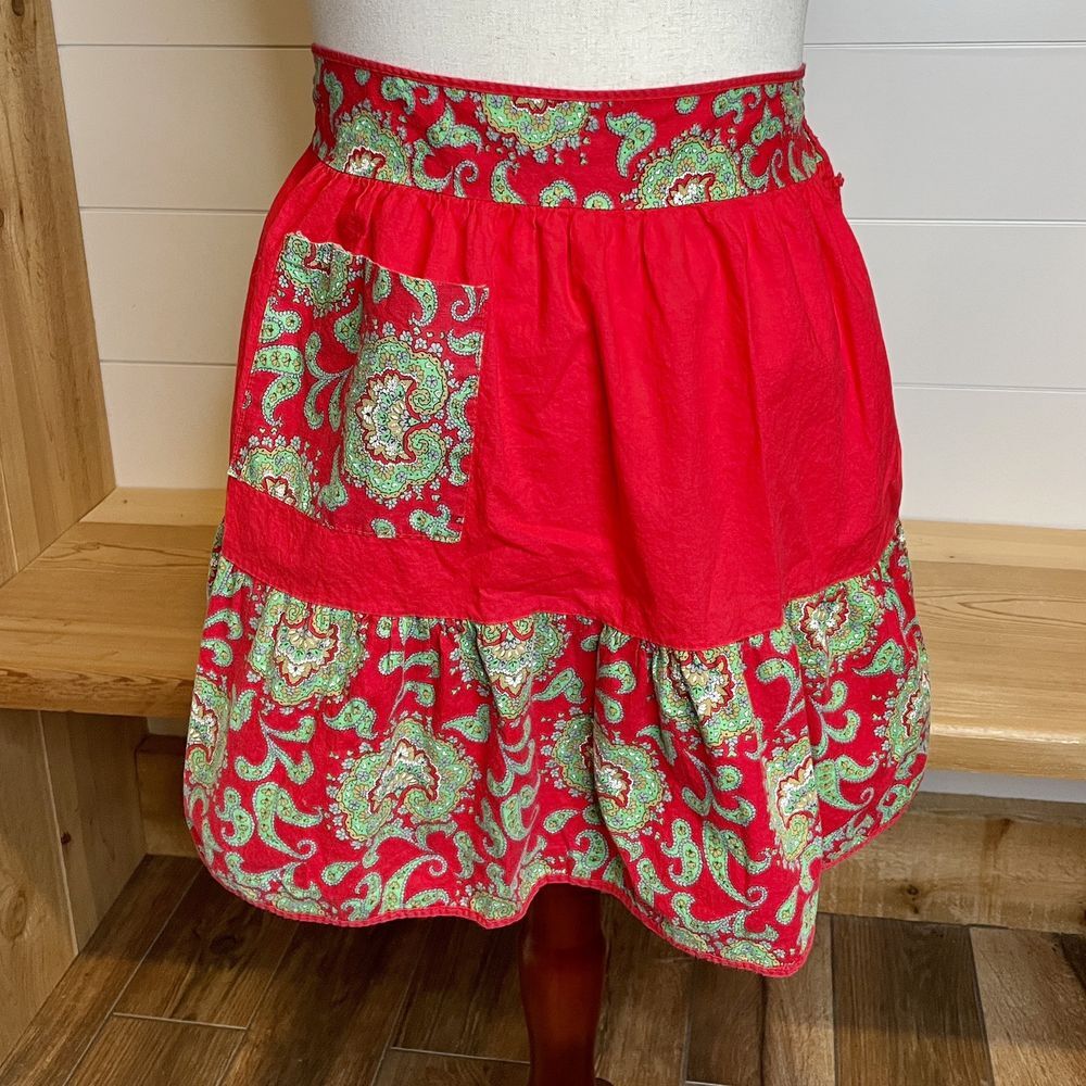 Vintage Cotton Print Half Hostess Cooking Apron With  Pocket Red  Paisley Design